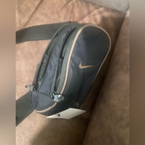 Nike Sportswear Essentials